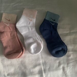 Nike Crew Athletic Socks - Pink, White & Navy (3-Pack)